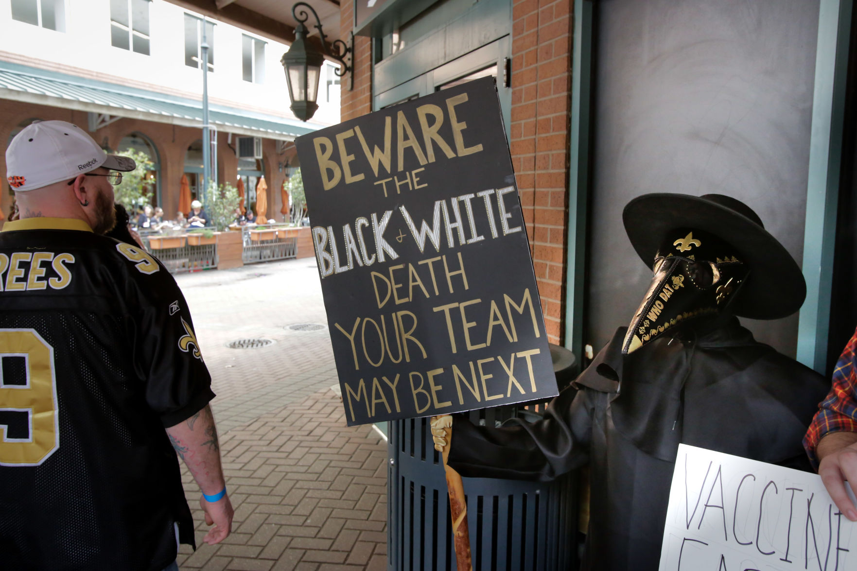 NO.boycottbowl1739.010319.jpg